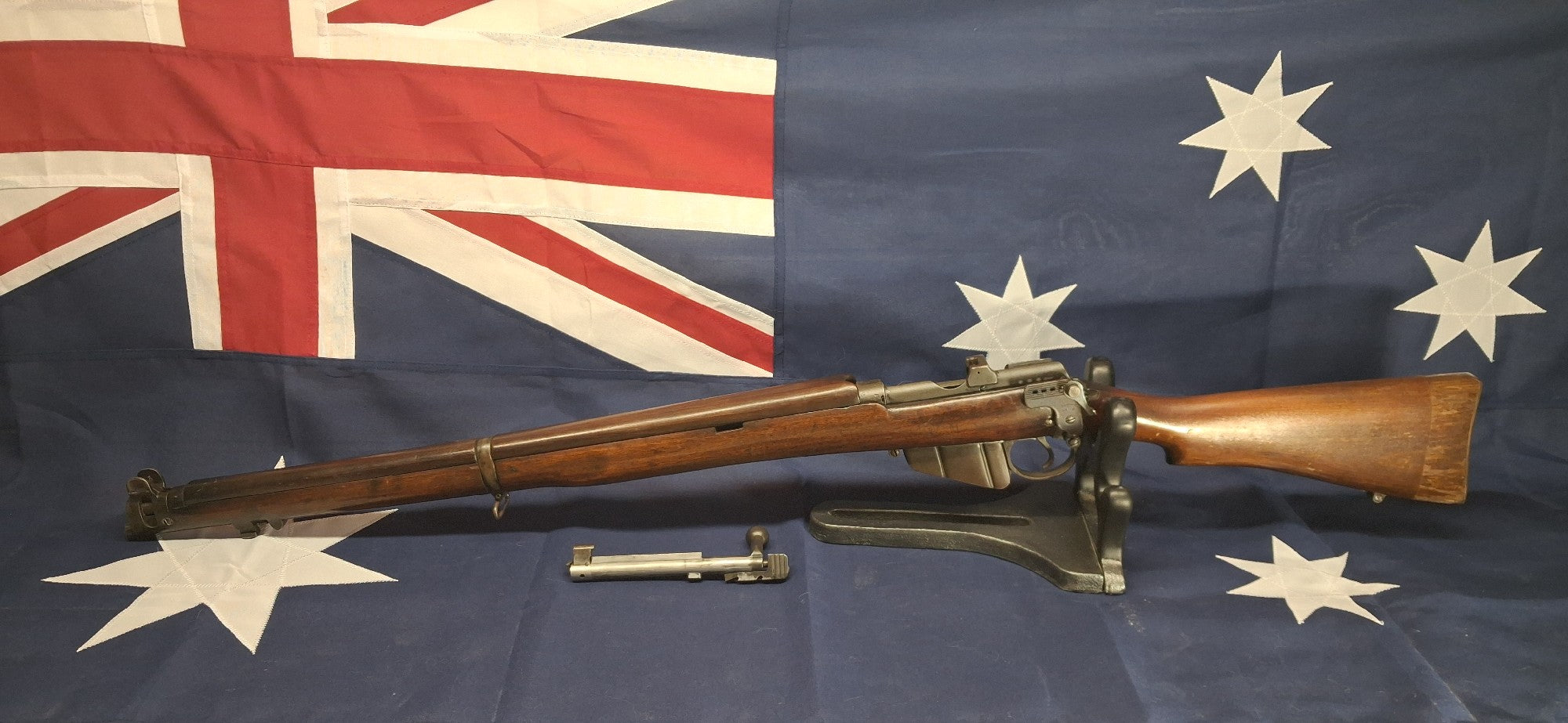 LITHGOW SMLE 303BRITISH NO.1 MKII* 1942- DETAILS TBC
