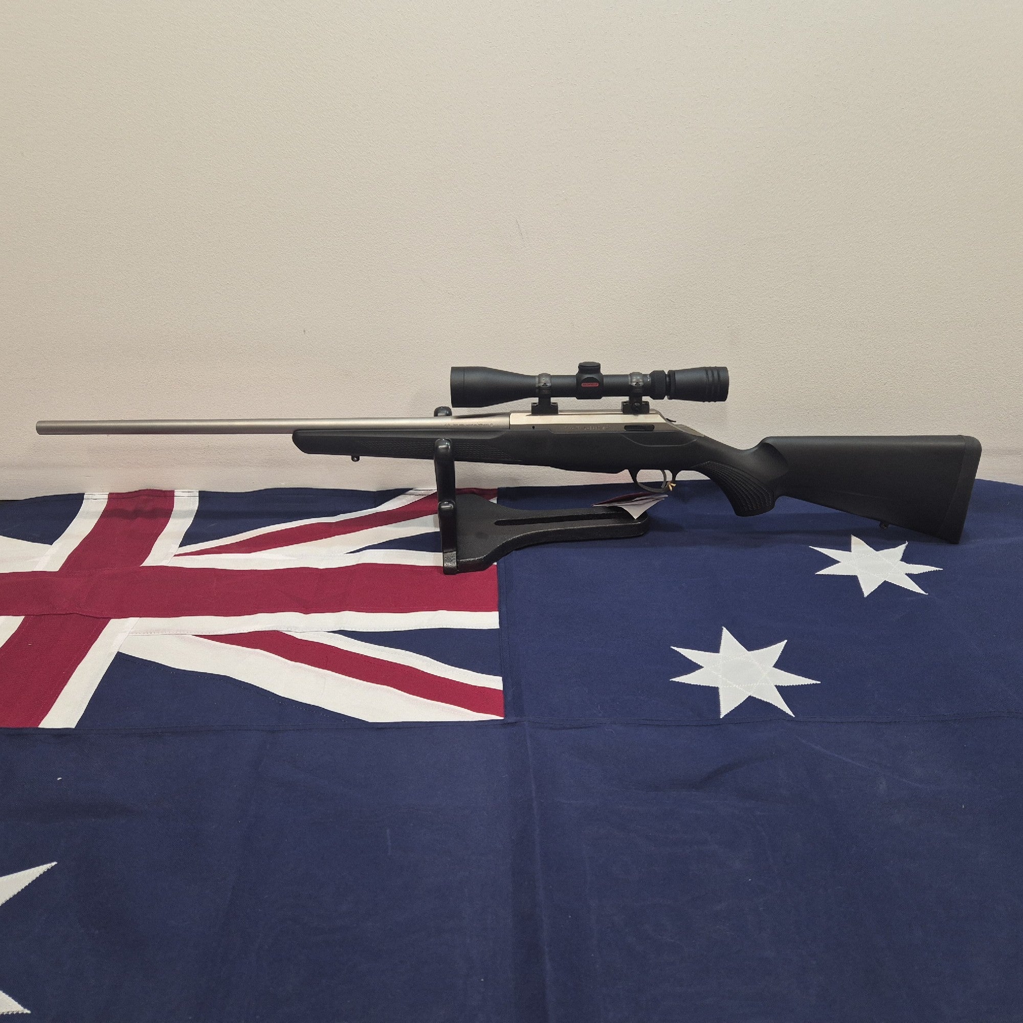 TIKKA T3X 308WIN STAINLESS LITE 3RD WITH REDFIELD 4-12X44