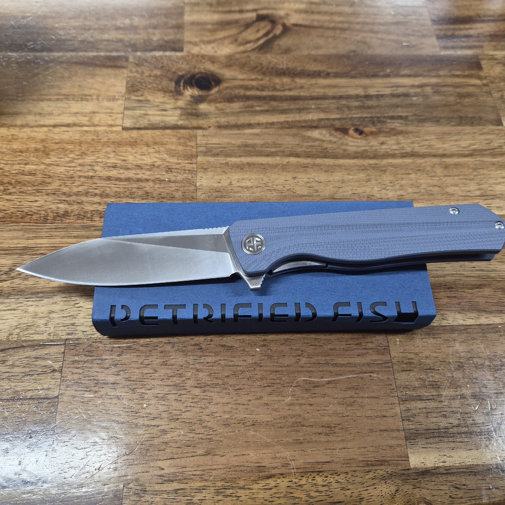 PETRIFIED FISH FORWARD KNIFE - BLUE / STAINLESS