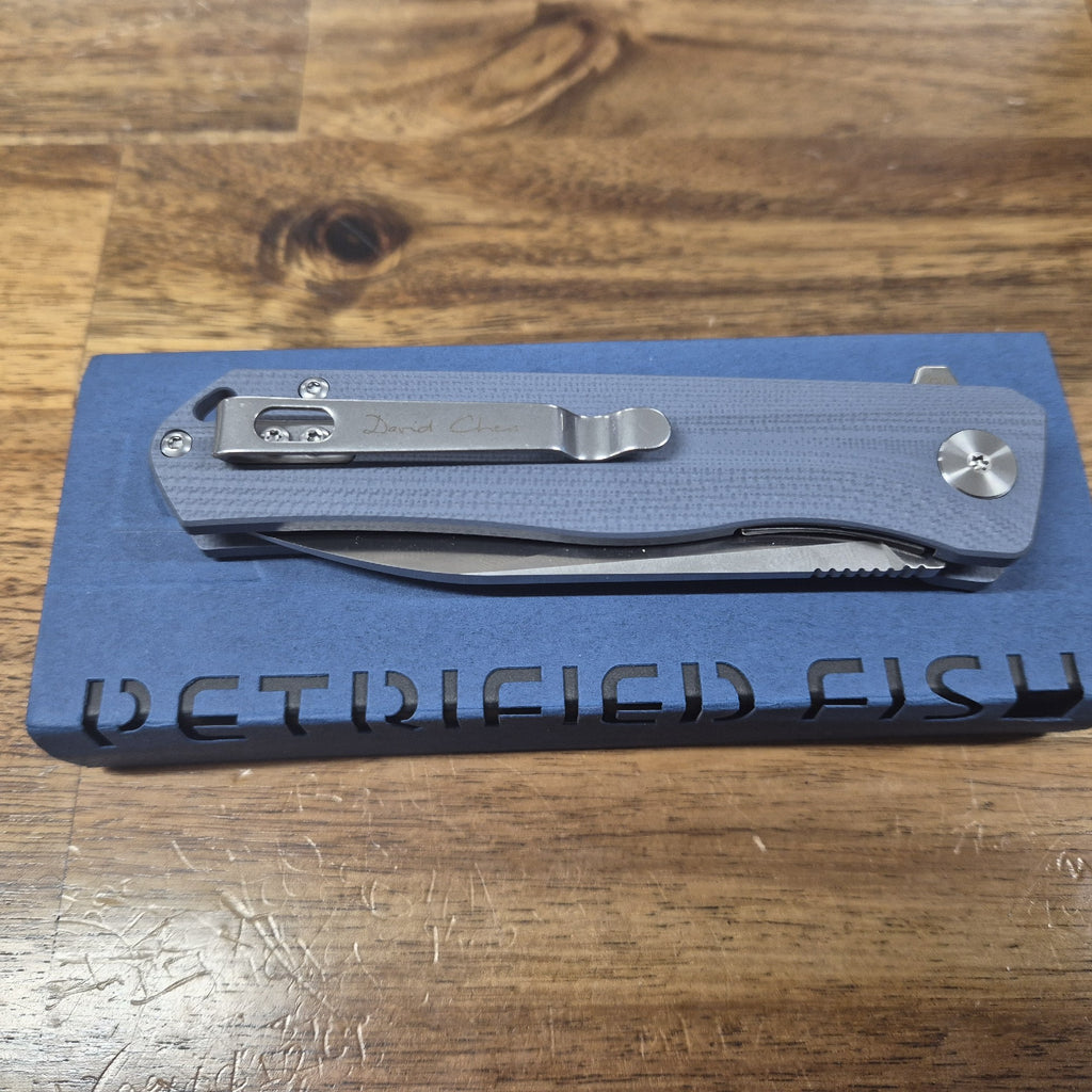 PETRIFIED FISH FORWARD KNIFE - BLUE / STAINLESS