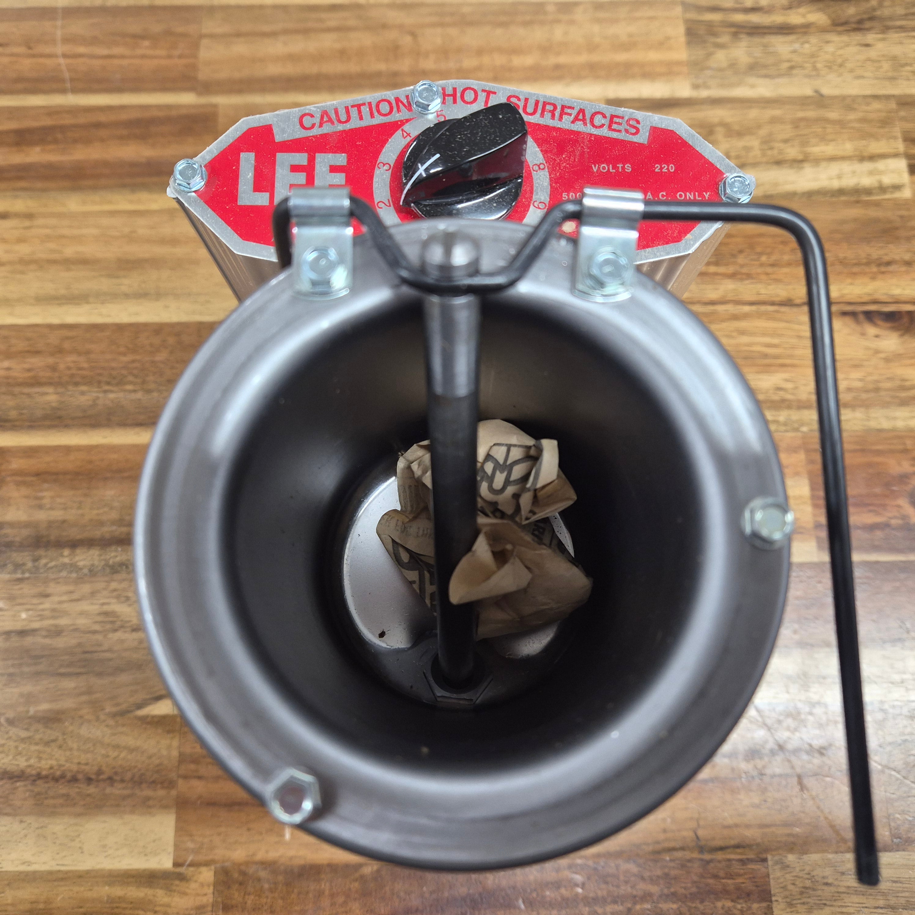 LEE PRODUCTION POT IV ELECTRIC METAL MELTER